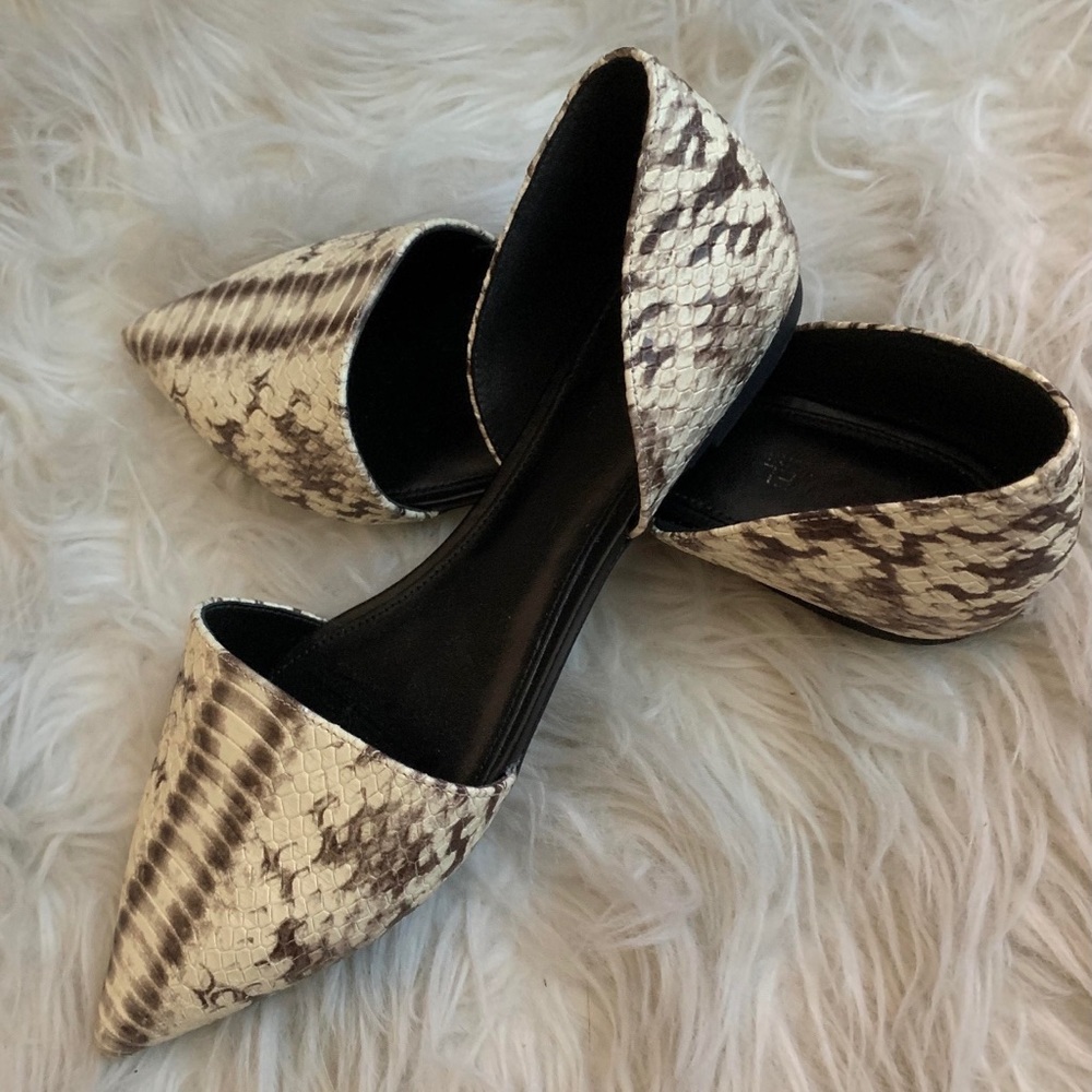 Micheal Kors flats